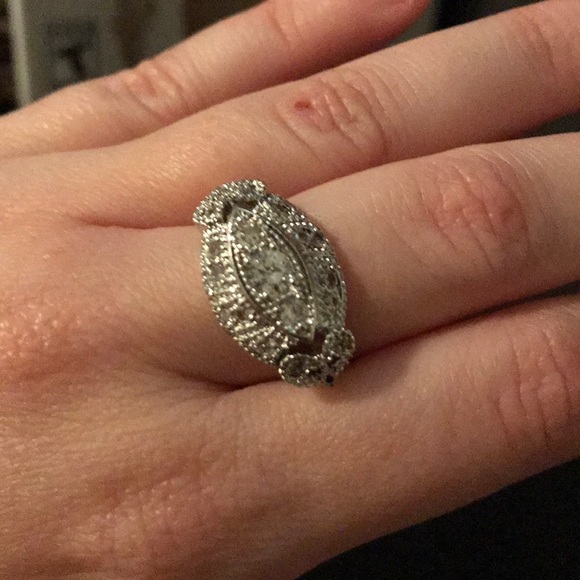 Beautiful silver ring. - Picture 2 of 4